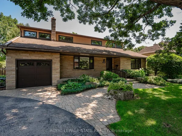 109 Rosemary Ln, Hamilton, ON L9G 2K4