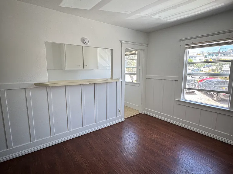 128 22nd St #8 — Photo 1