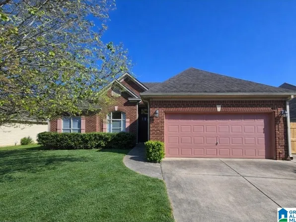 2042 Forest Lakes Ln, Sterrett, AL 35147