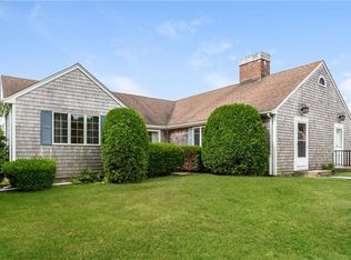 52 Glen Meade Dr APT A, Portsmouth, RI 02871