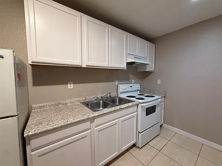 7312 Navigation Blvd #B — Photo 6