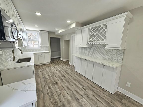 5th image of 5632 Claude Ave