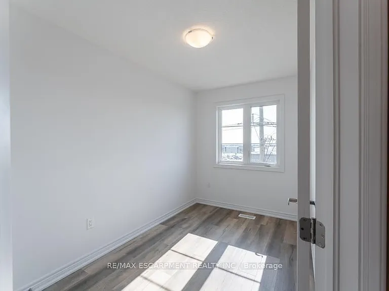 120 Court Dr #29 — Photo 20