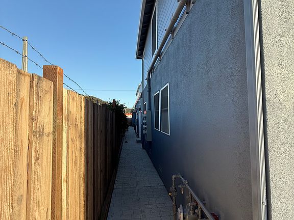 5th image of 5206 San Jose Ave #B
