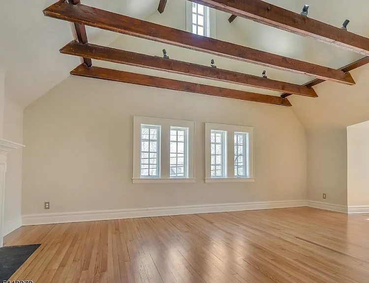 1 Laurel Pl — Photo 4