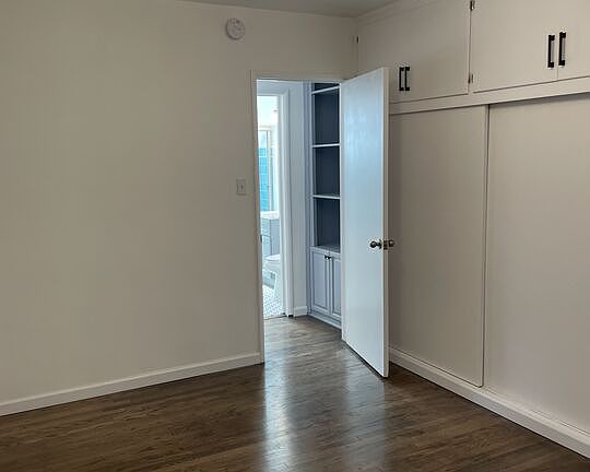 5th image of 3360 Glenhurst Ave