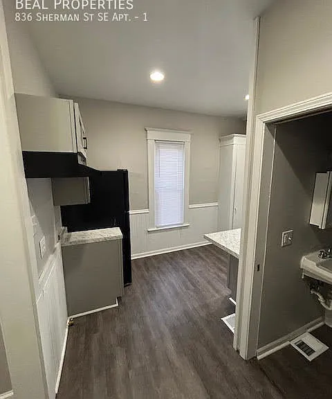 836 Sherman St SE #1 — Photo 5
