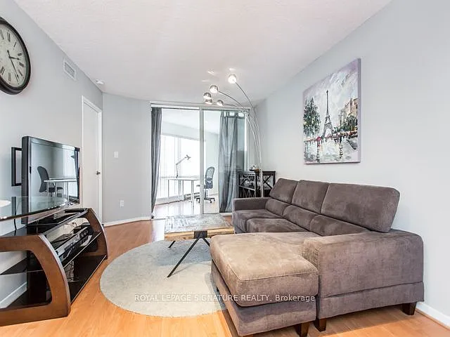 1001 Bay St #1007 — Photo 7