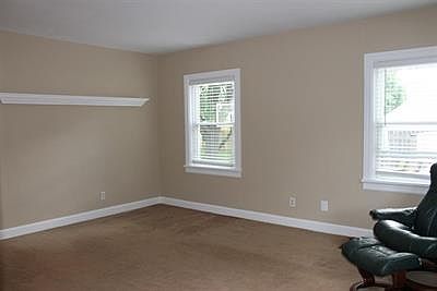 3rd image of 848 S Hoosier Ave