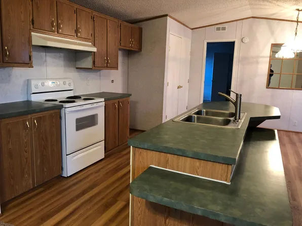 895 E McNeil Rd #17, Benson, AZ 85602