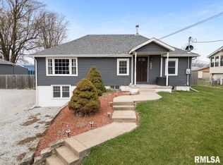 692 Hillcrest Rd, Milan, IL 61264