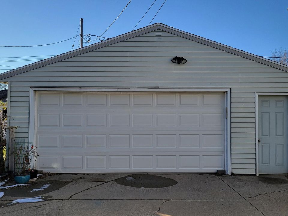 2nd image of 422 S Joseph St