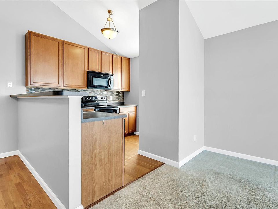 524 Saravalle Dr Saint Peters MO Zillow Apartments for Rent in