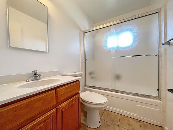4th image of 2800 21st Ave Unit 20