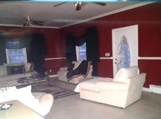 407 S 3rd St, Chetopa, KS 67336