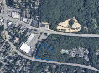 684 Old Country Rd, Huntington Station, NY 11746