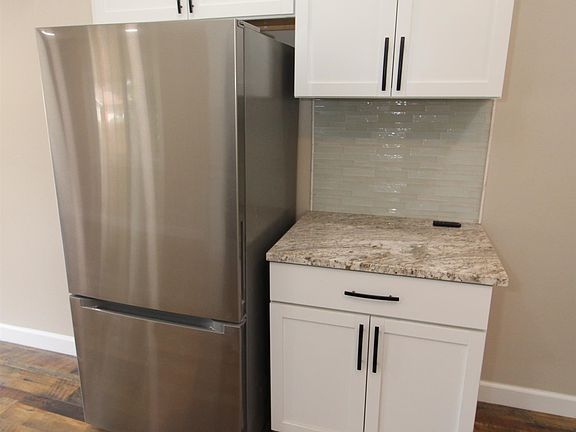4th image of 401 S Alleghany St
