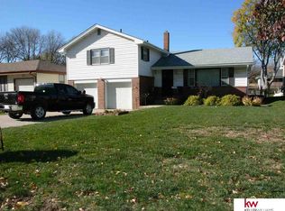 3722 S 48th St, Omaha, NE 68106