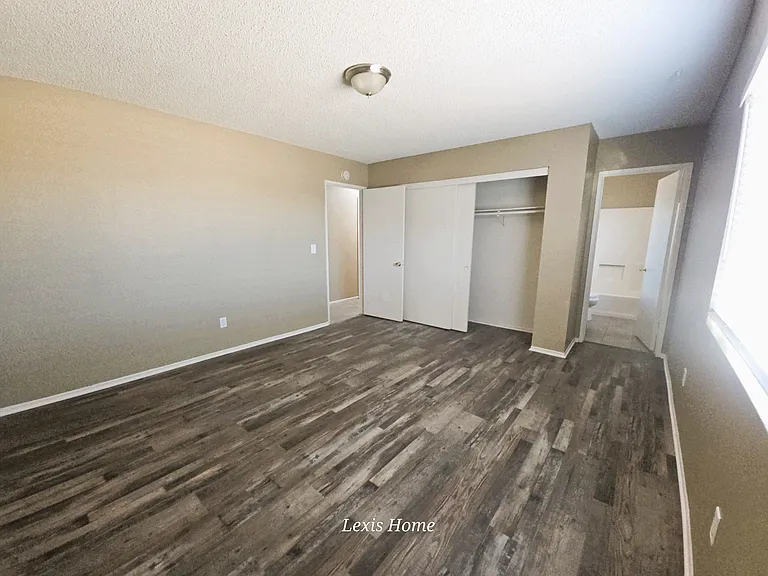 12929 Navajo Rd #4 — Photo 7