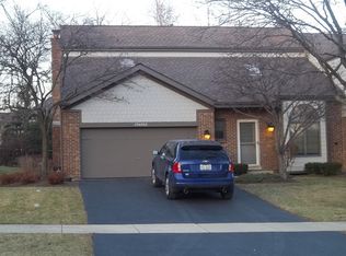 23W368 Pinehurst Ln, Naperville, IL 60540