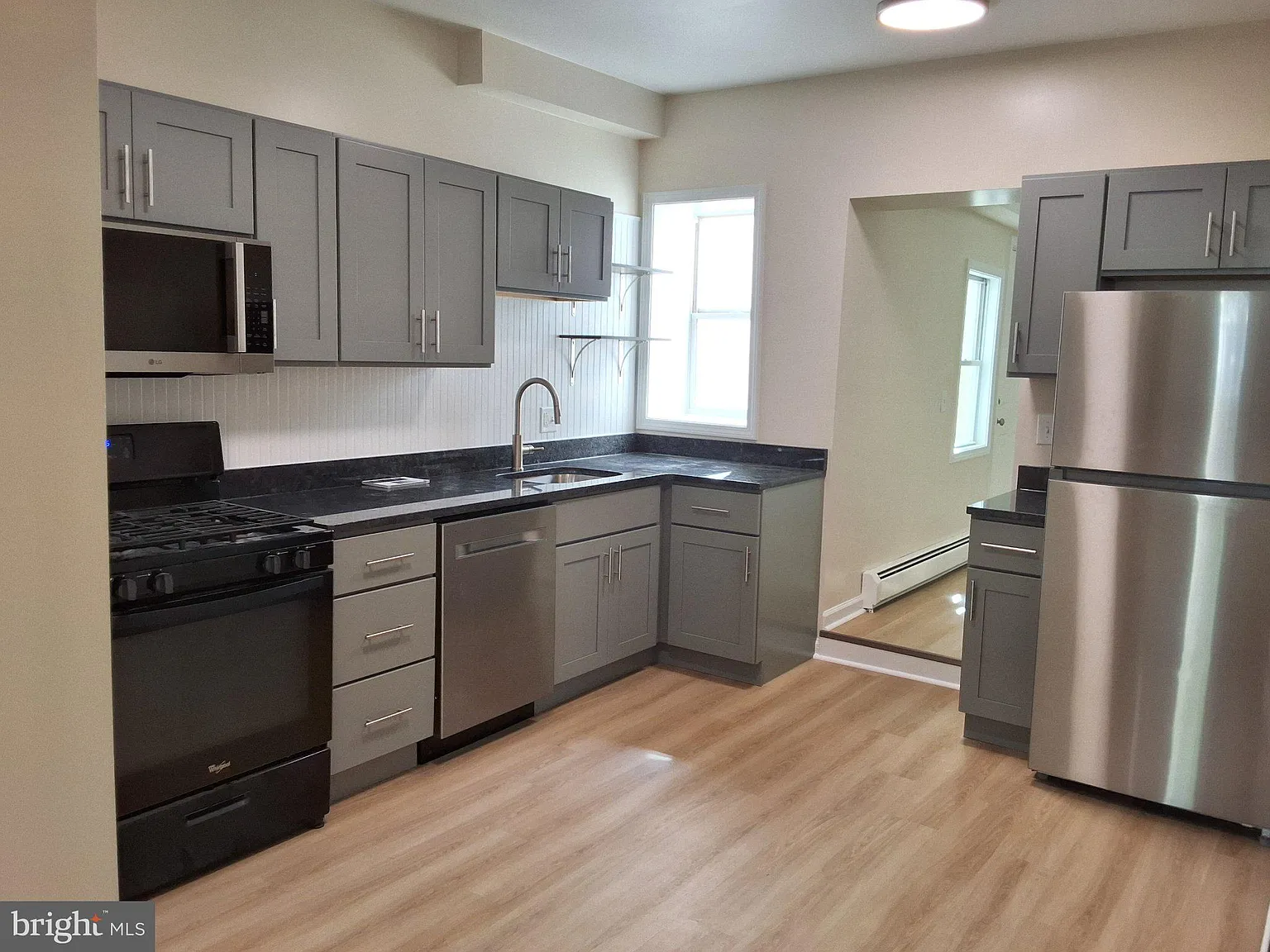 2 bed, 1.0 bath, $1,800 — Photo 2