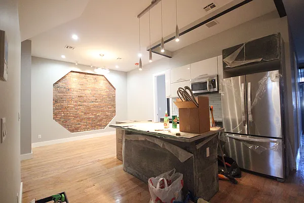 Rented by Nooklyn NYC LLC | media 30