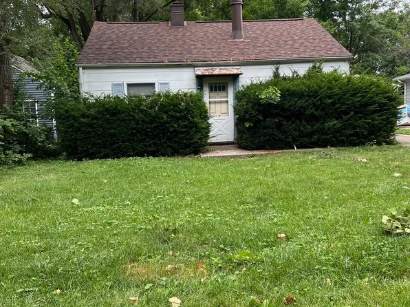 609 N James St, Champaign, IL 61821