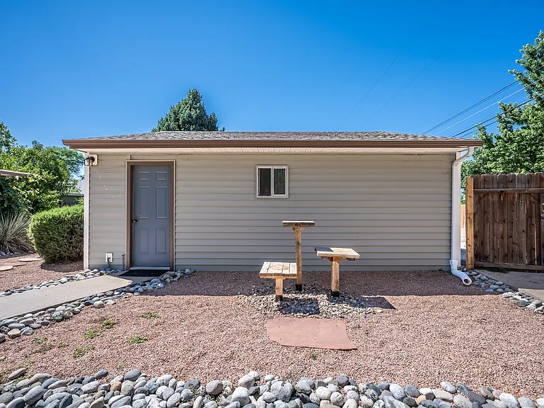 2140 Robin Dr — Photo 41