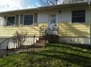 2330 W 58th St, Davenport, IA 52806
