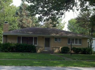 300 S Division St, Mahomet, IL 61853