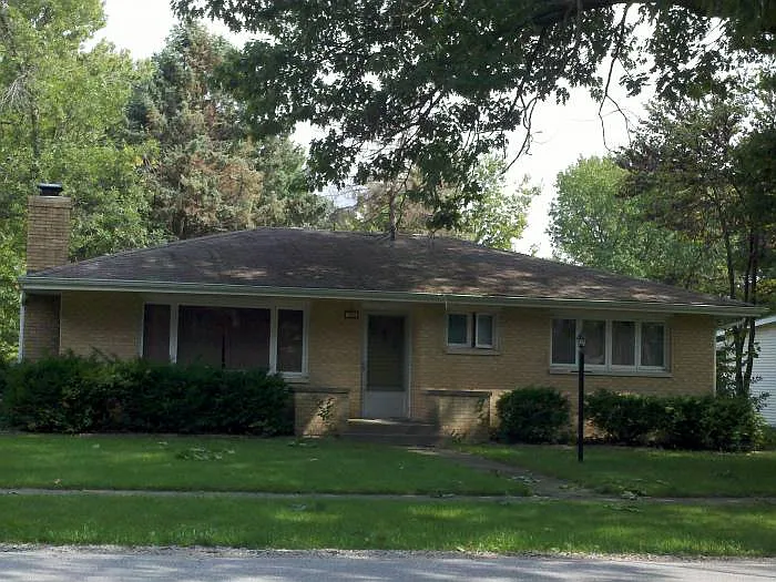300 S Division St photo 1