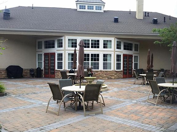 3rd image of 617 Sophee Ln #1000