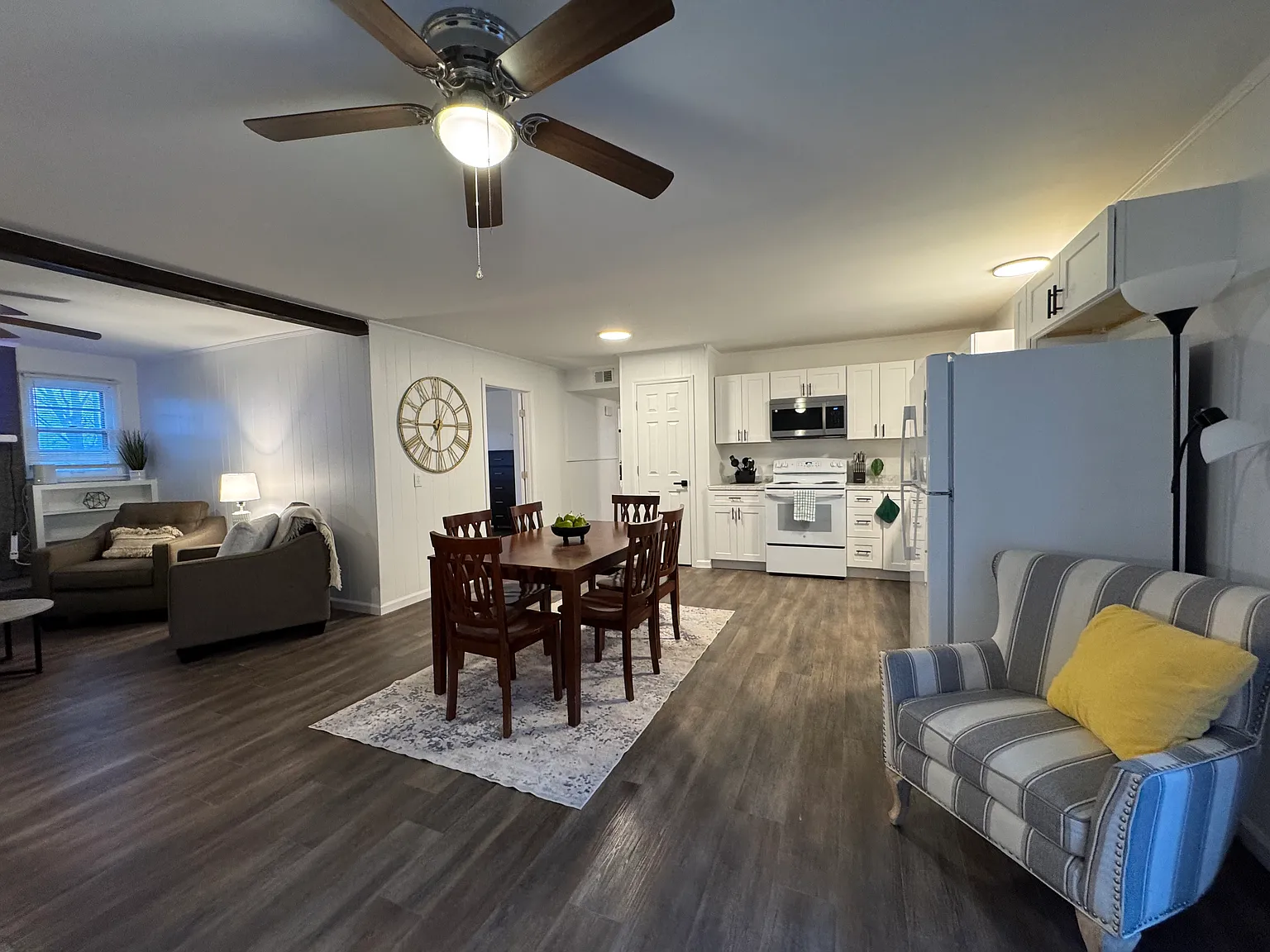 3 bed, 2662 sqft, $6,000 — Photo 4