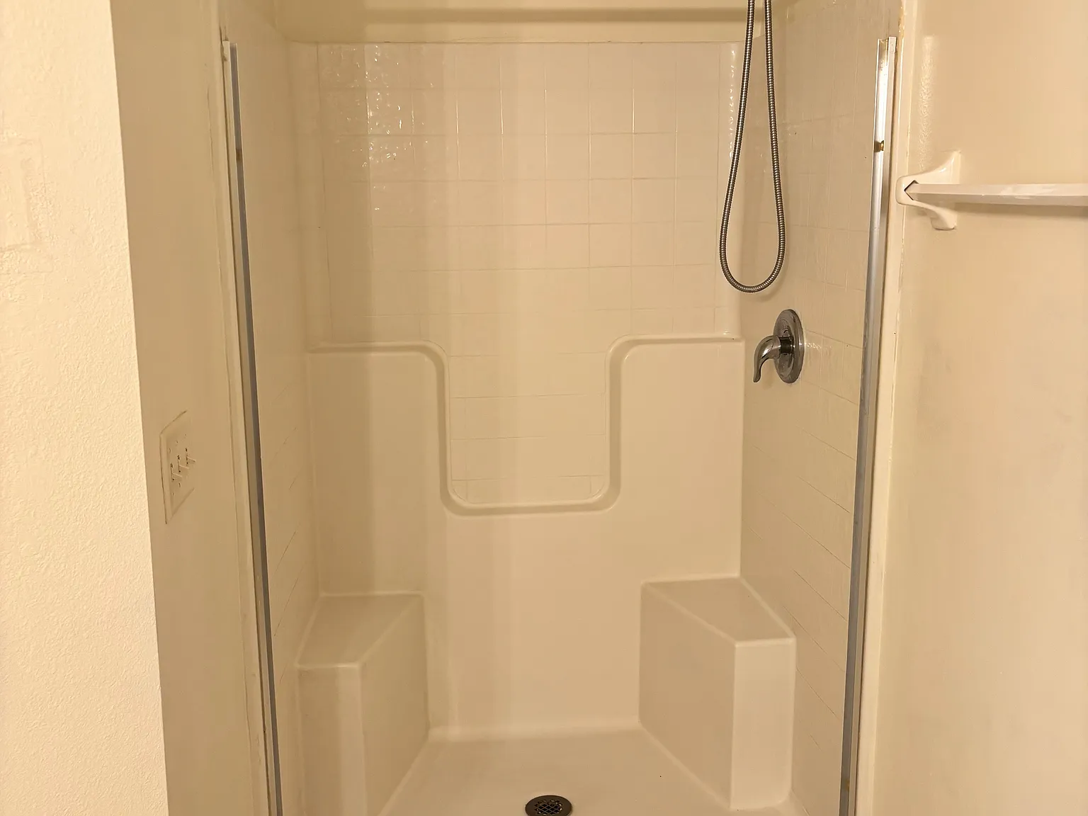 3 bed, 1276 sqft, $2,200 — Photo 3