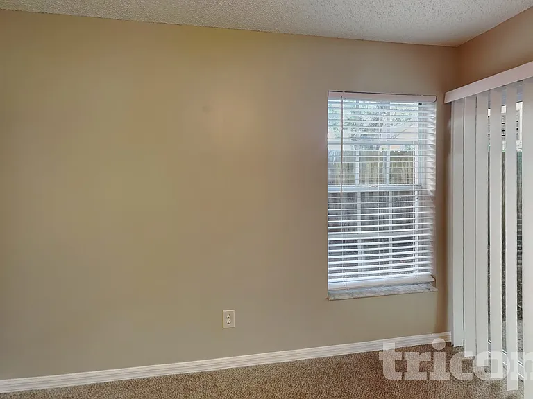 682 Channing Dr — Photo 11