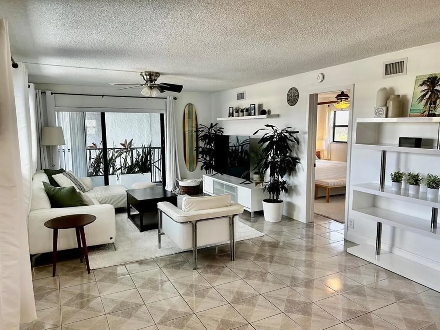 2 bed, 2.0 bath, 1159 sqft, $3,500 — Photo 2
