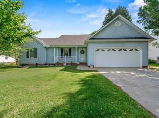308 Tearose Ln, Simpsonville, SC 29681