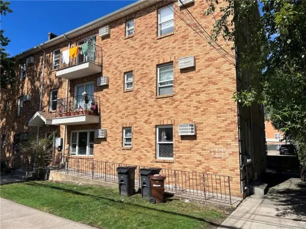 17205 Highland Ave, Jamaica, NY 11432