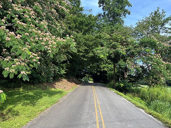 4th image of 1436 White Oak Rd NW