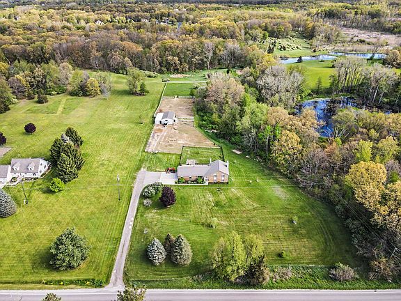 3rd image of 2536 W Coon Lake Rd