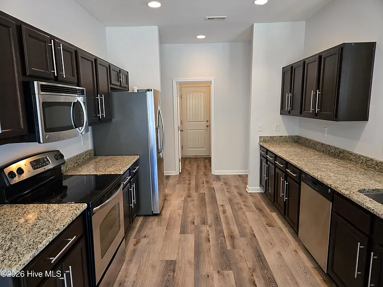 8133 Porters Crossing Way — Photo 6