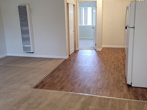 3rd image of 677 Iris Ave