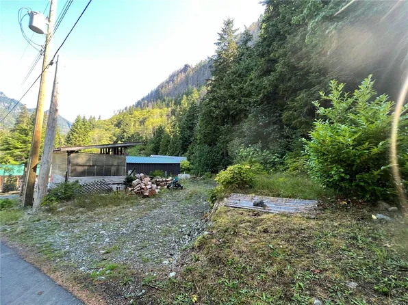 17 Pandora Cres, Zeballos, BC V0P 2A0