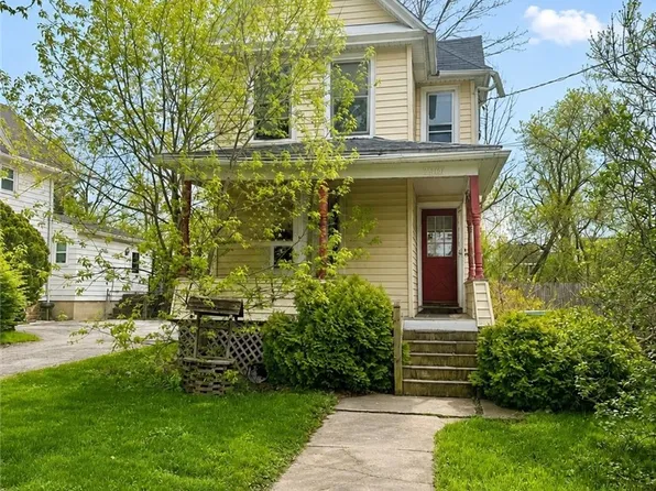 2961 McKoon Ave, Niagara Falls, NY 14305