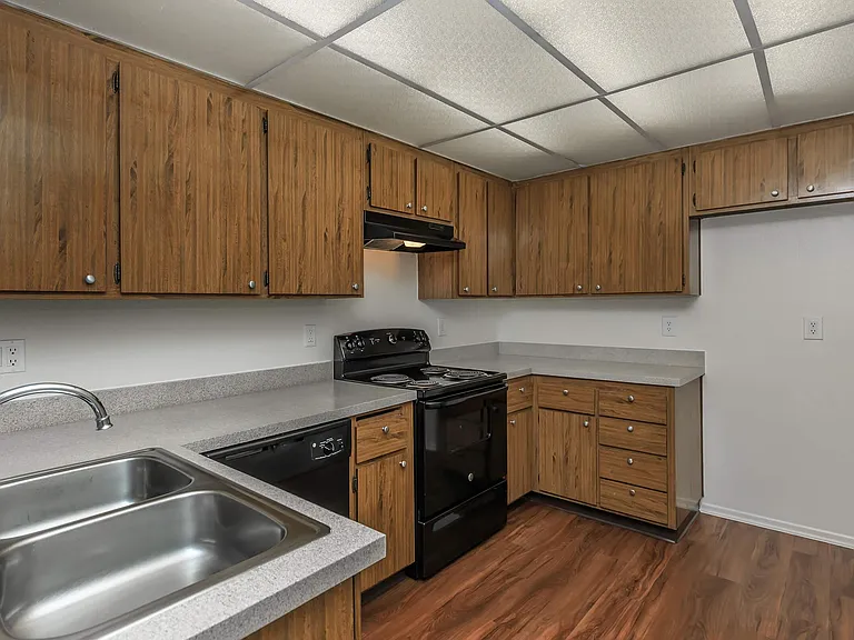Ridgewood Village Apartment Homes — Photo 39