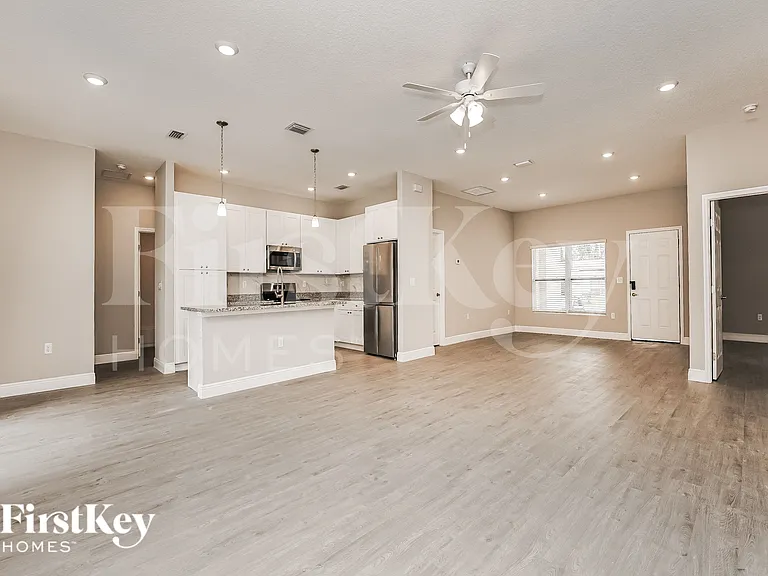 1282 Amelia Ave SW — Photo 2