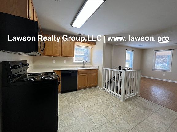 5th image of 318 Giles Ave