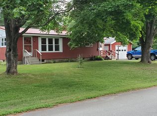 60 Park Ave, Newport, ME 04953