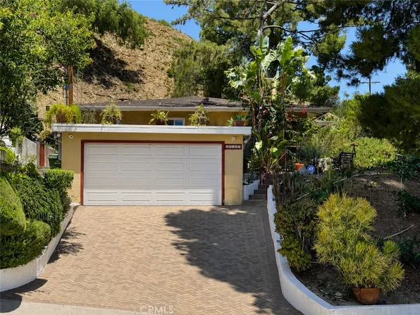 10527 Colebrook St, Sunland, CA 91040