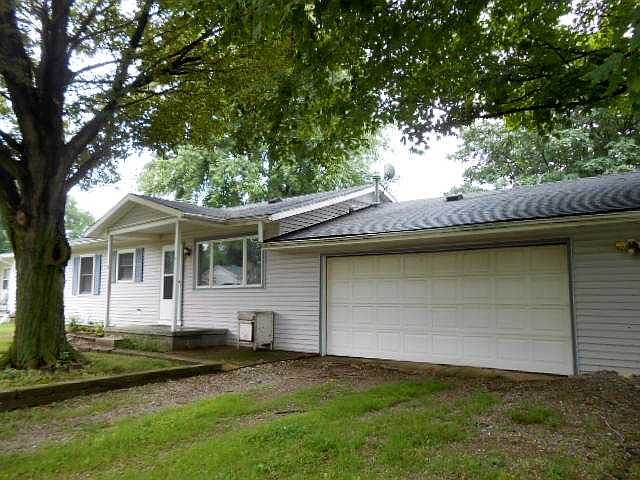 1st image of 41 Center Dr